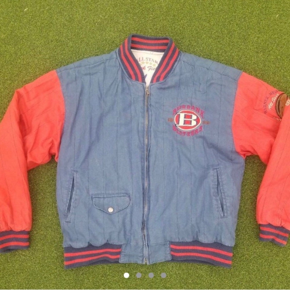 Vintage bomber jacket, looney tunes,is reversible